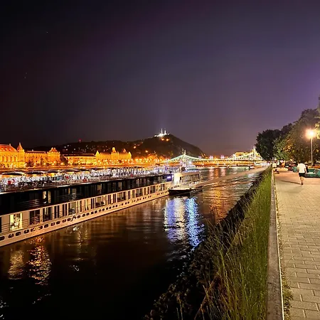 Victoria's Danube View Appartement Boedapest